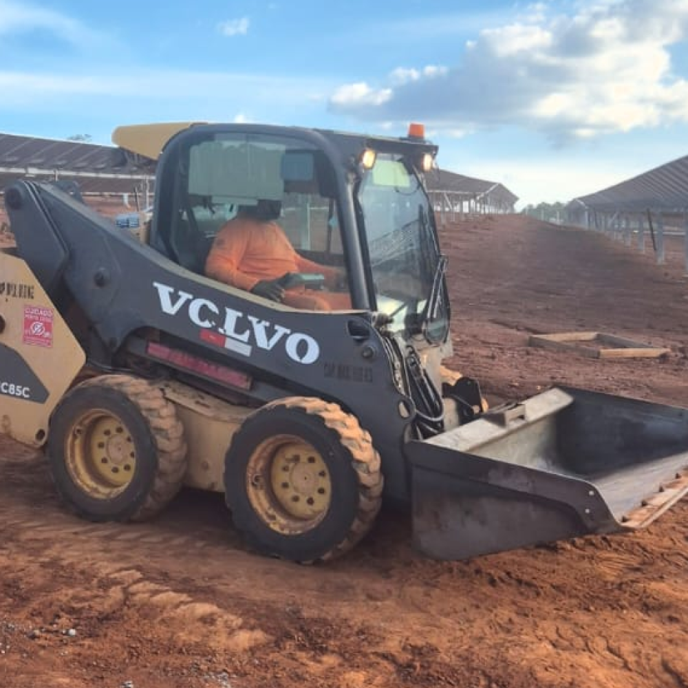 Aluguel de Minicarregadeira Volvo